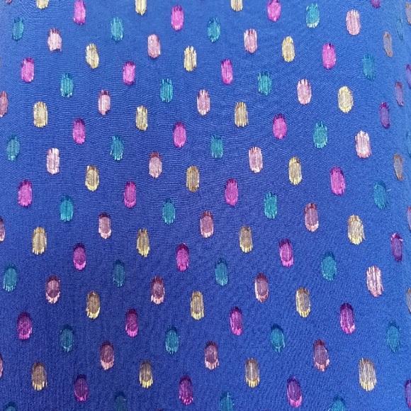 Lilly Pulitzer Blue Sleeveless Top Metallic Accents Size Medium P2P 19” - Picture 5 of 6